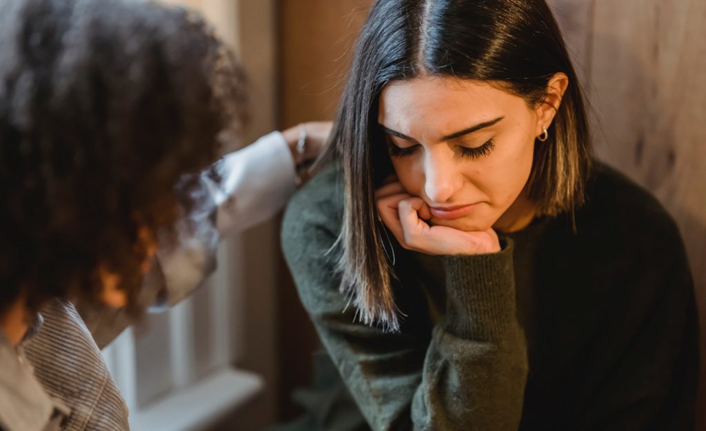 Frau mit Depressionen aufgrund der Multiplen Sklerose