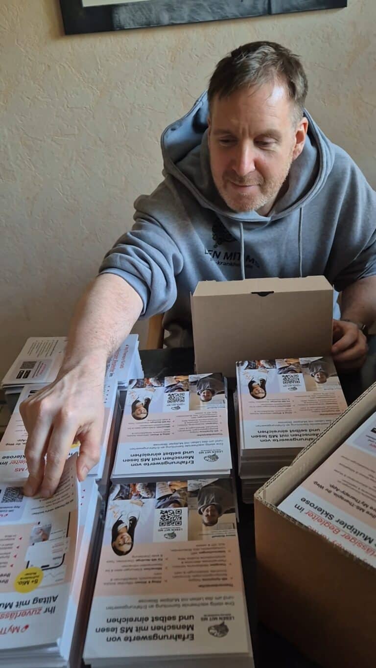 Ich beim Flyer-Pakete packen